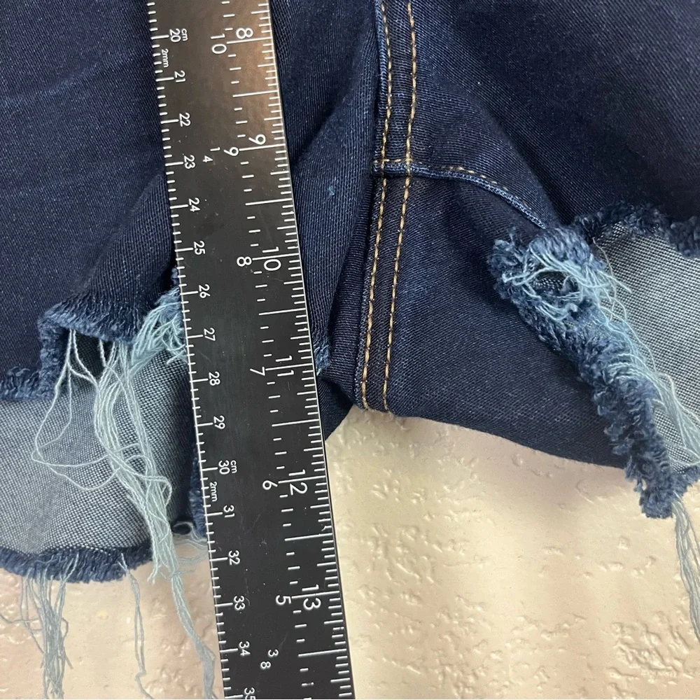 American Eagle Shorts Women's Sz. 8 Hi-Rise Shortie Super‎ Stretch Raw Hem Blue